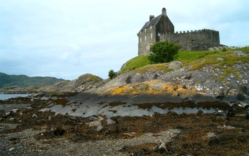 Duntrune Castle by Patrick Mackie