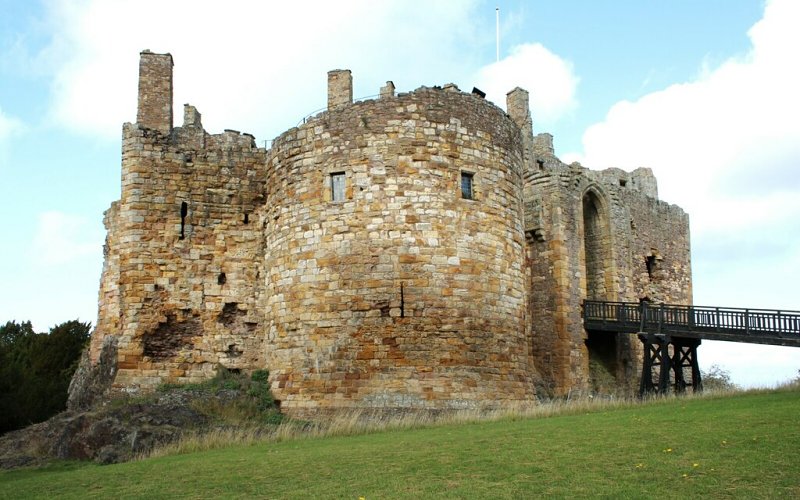 Direlton Castle by Richard Sutcliffe