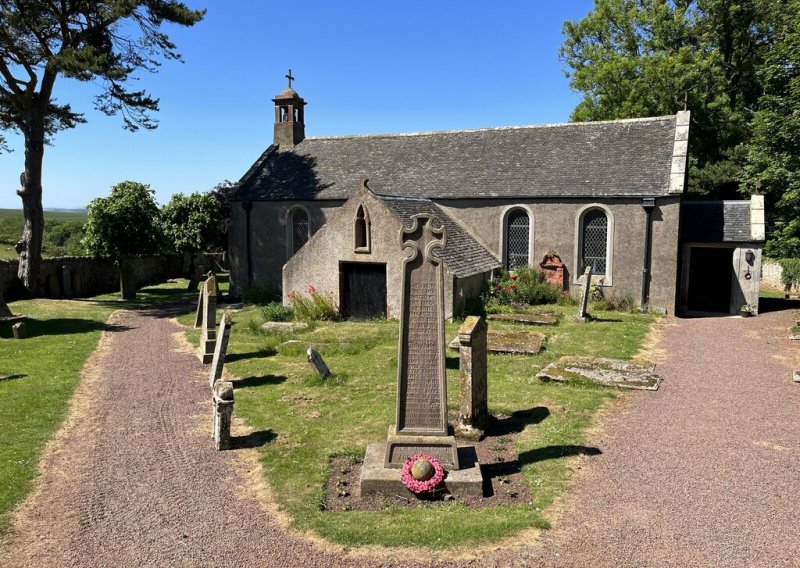Spott Parish Church by Jennifer Petrie