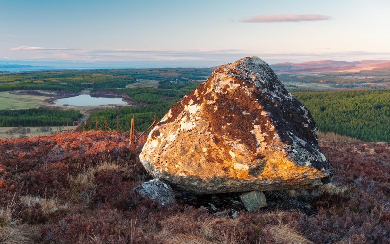 Giant Boulder on Creag a' Chlachain by Valenta
