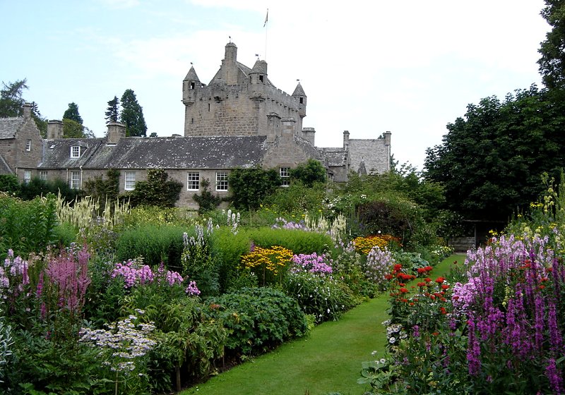 Cawdor Castle and Gardens by harry_nl