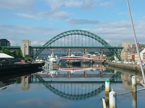 The Tyne Bridge by Tagishsimon